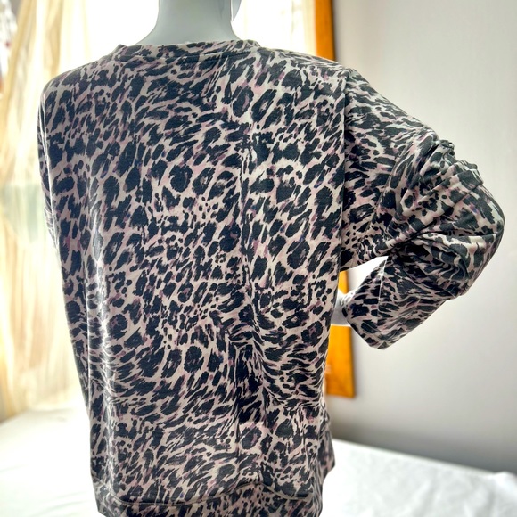 Avia Animal Print Fitness Long Sleeve High Low Tee. Size XL - Picture 5 of 6